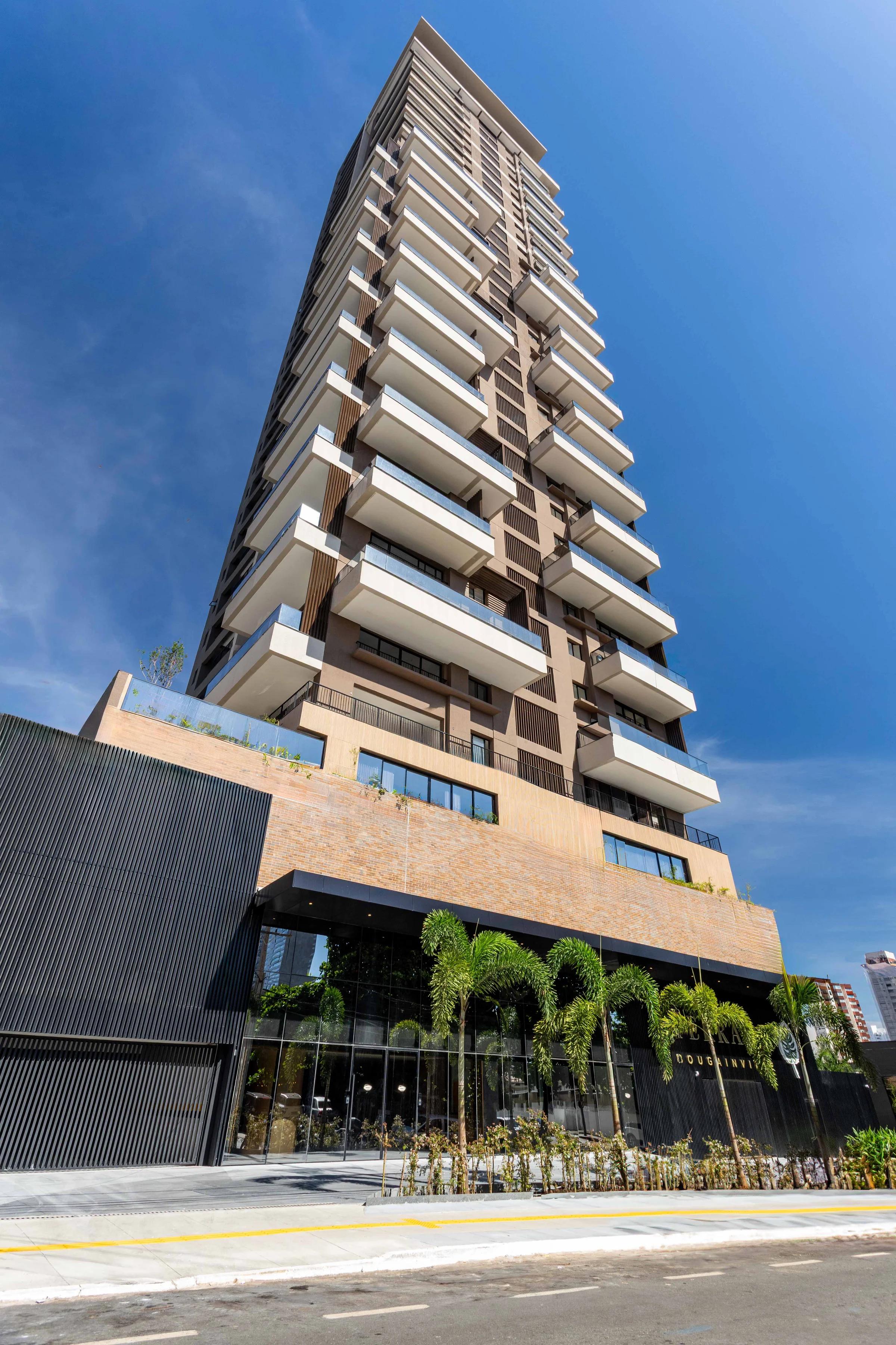 Torre do Terraço Bougainville em perspectiva de baixo para cima