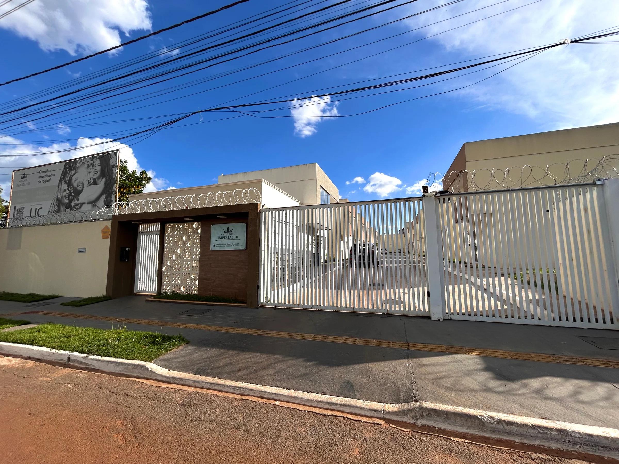 Foto do portão de acesso