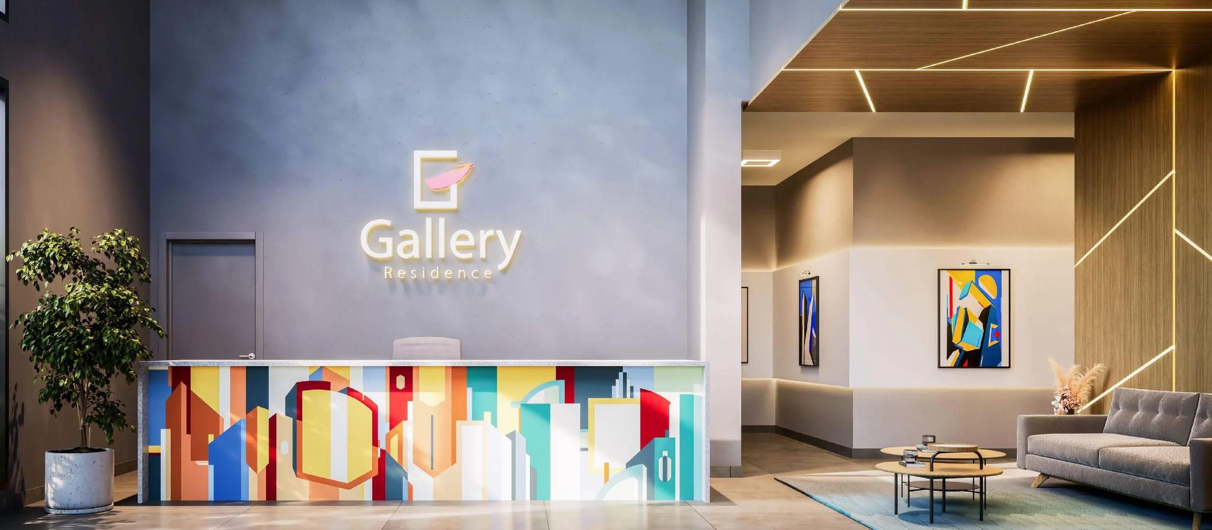 Recepção do lobby com balcão artístico colorido e logo Gallery Residence