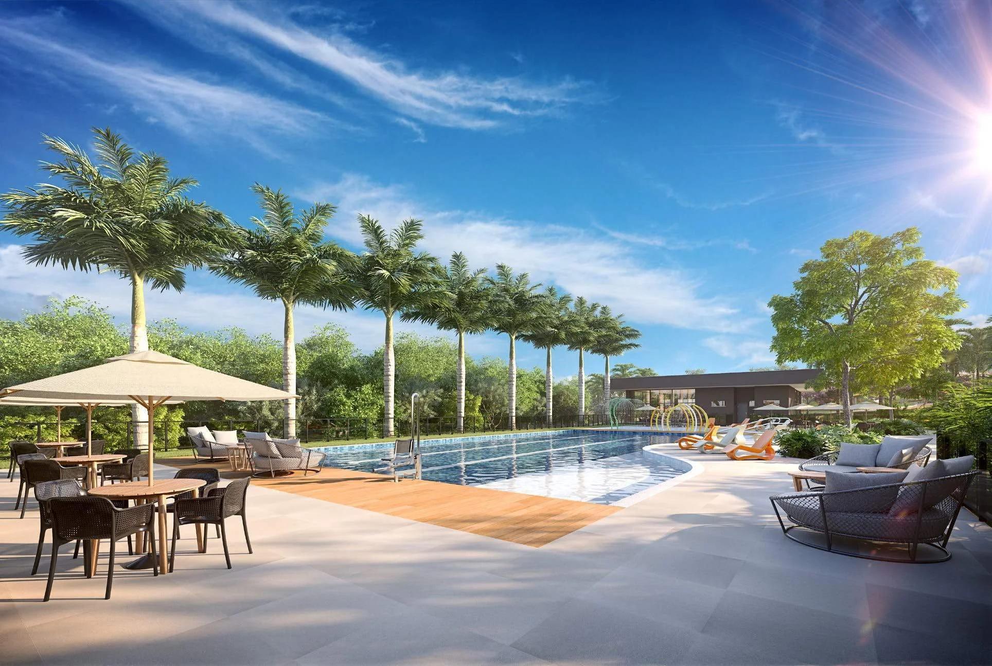 Piscina descoberta com raia e área infantil
