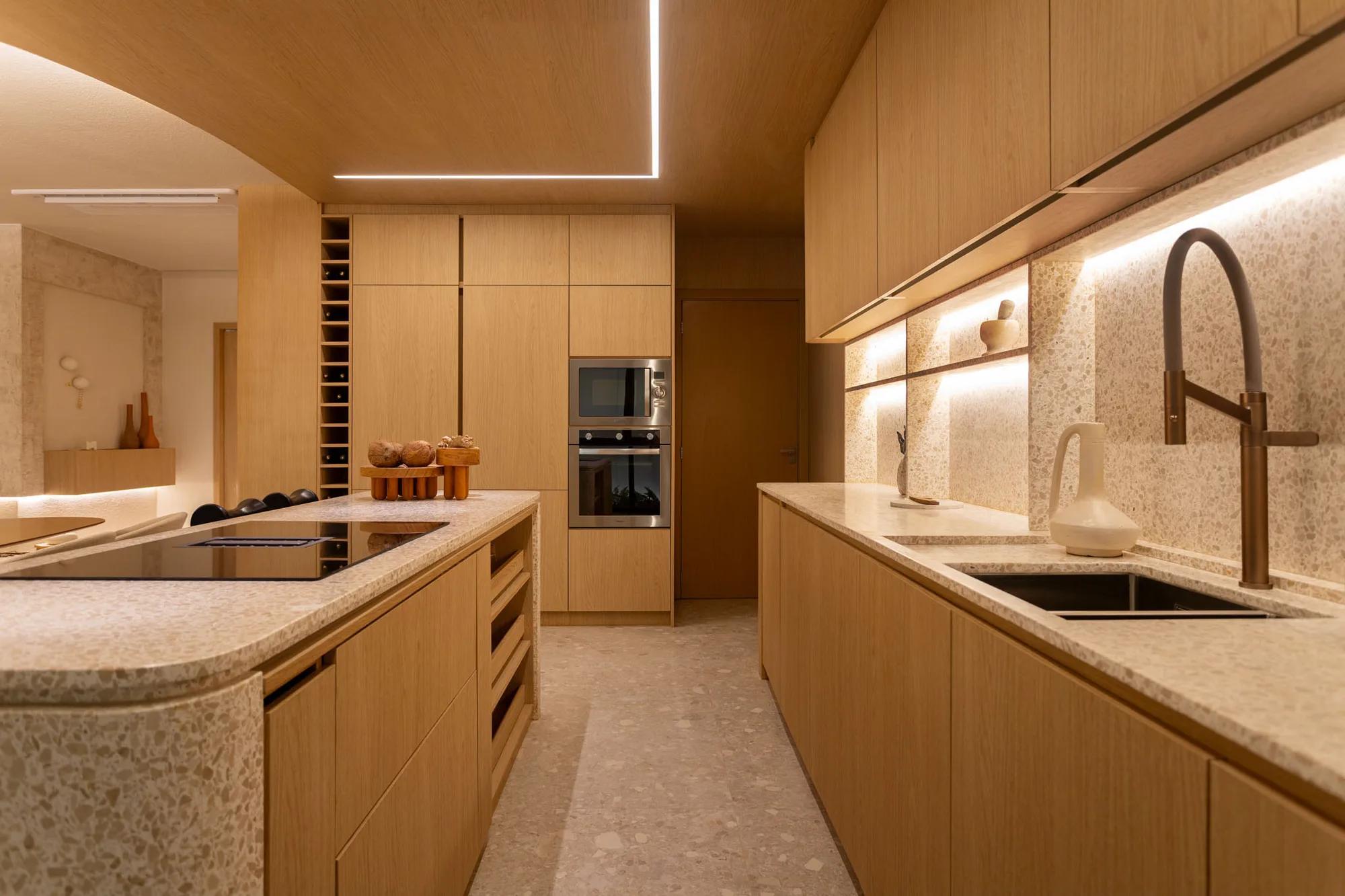 Praça 232 — decorado — Cozinha com ilha